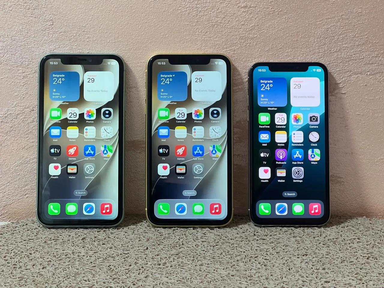Три iPhone 11 и XS с новым аккумулятором и экраном Белград 2