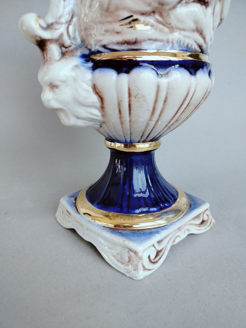 Винтажные вазы Capodimonte и сливочник 3
