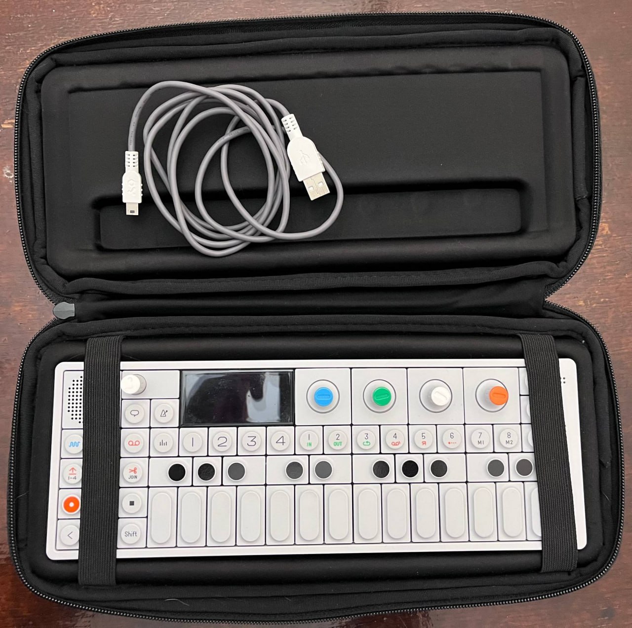 Teenage Engineering OP-1 грув-бокс 2