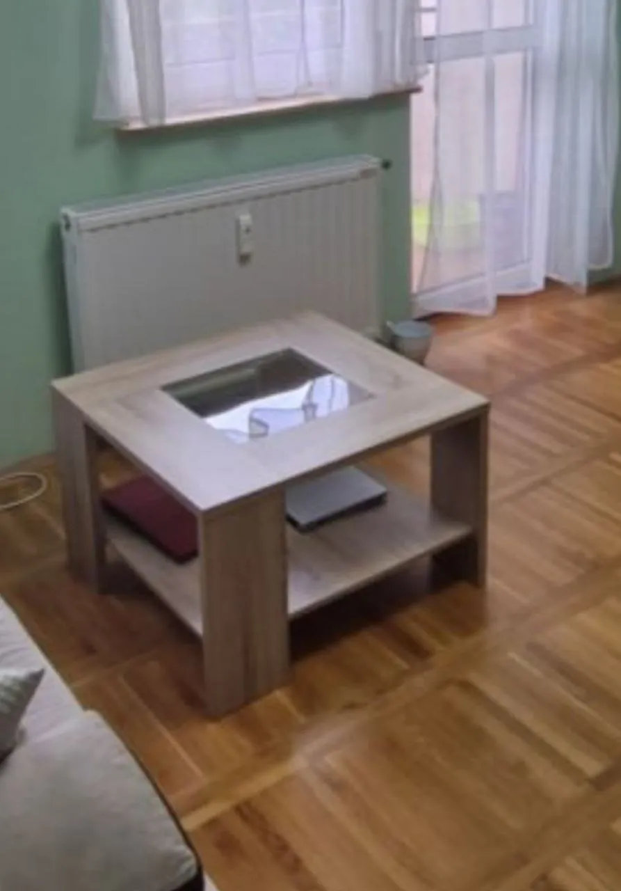 Журнальный столик разобранный центр Суботица 1