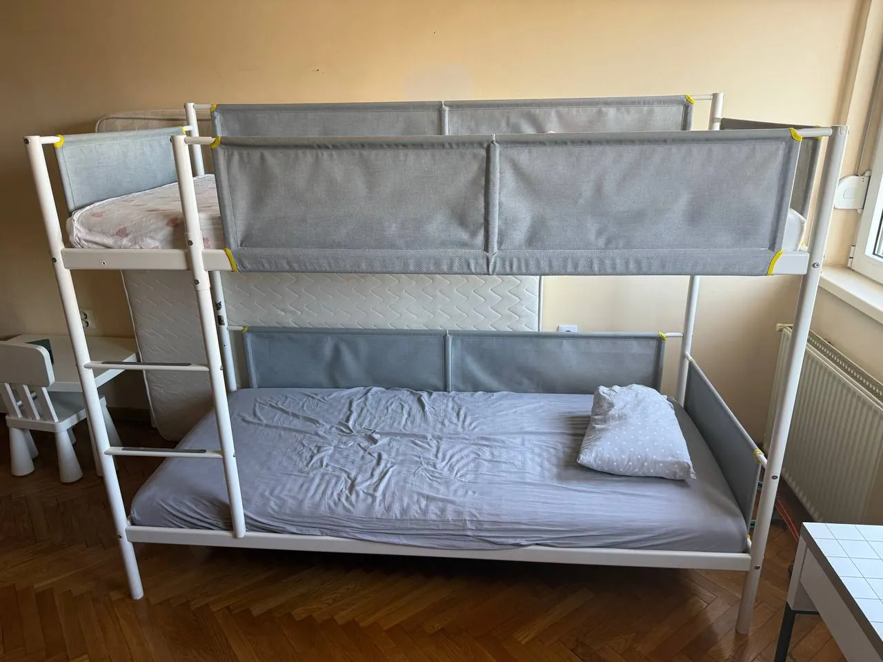 Металлическая двухъярусная детская кровать, Белград 2