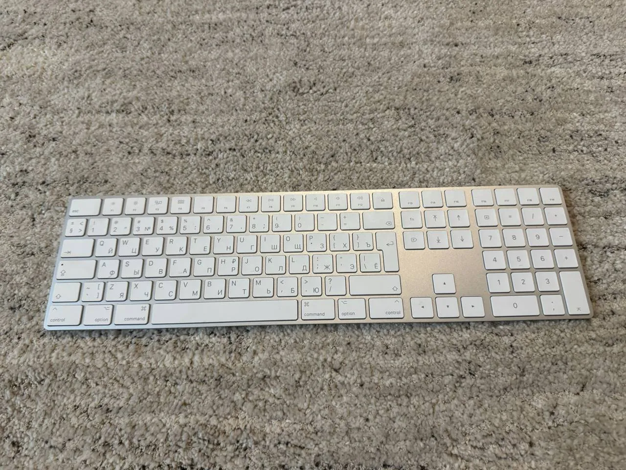 Apple Magic Keyboard с цифровым блоком RU EN Bluetooth 1