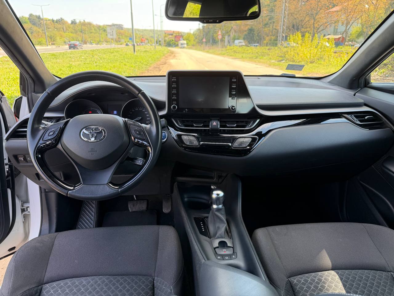 Toyota C-HR Hybrid 1.8 6