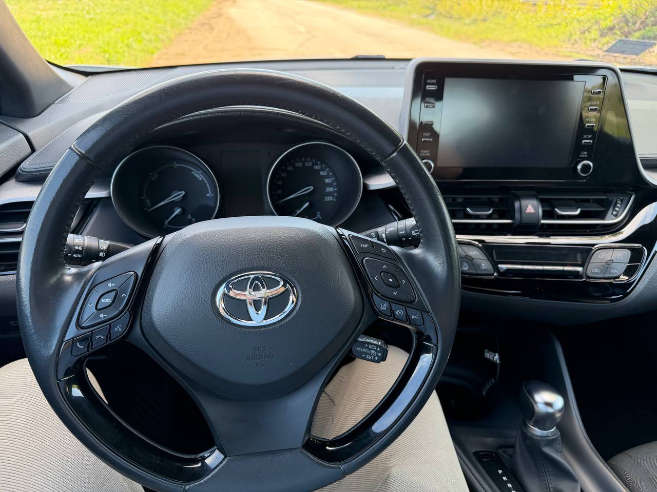 Toyota C-HR Hybrid 1.8 9