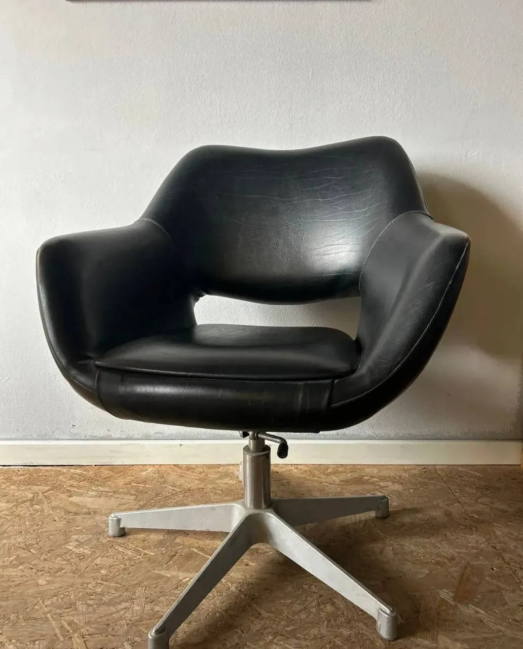 Мебель в стиле Mid Century, сделанная в Югославии 1
