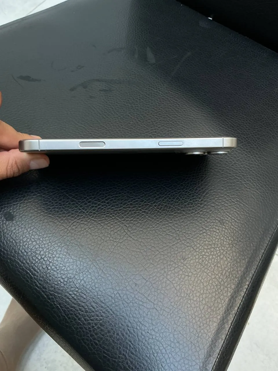 IPhone 16 Pro Max 256 ГБ титановый 3