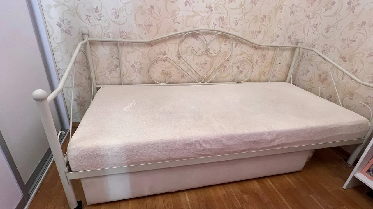 Кровать с матрасом с эффектом памяти JYSK 2