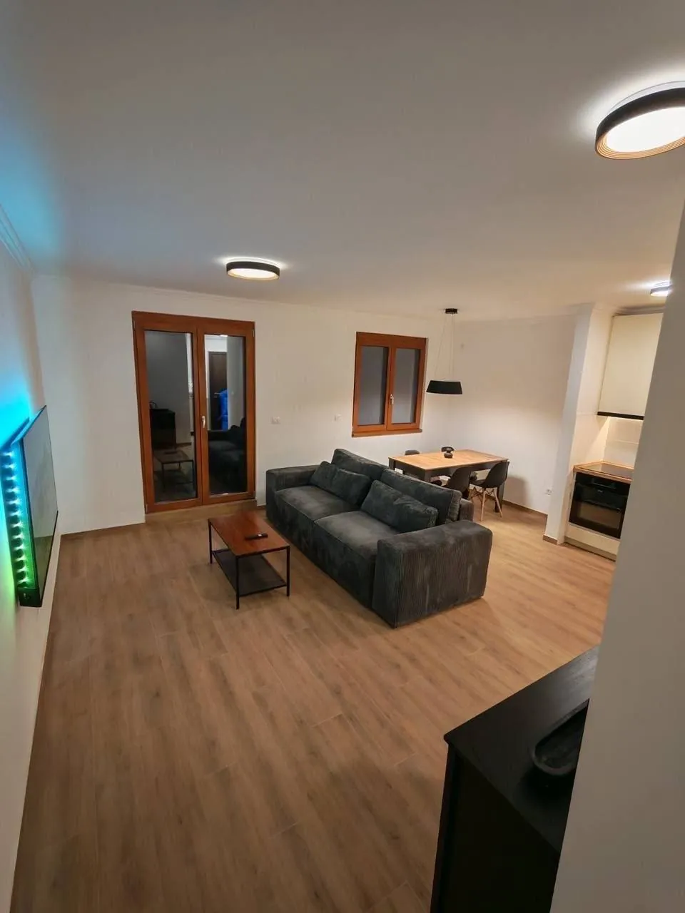 Трёхкомнатная квартира 77 м² Вождовац Oblakovska 1