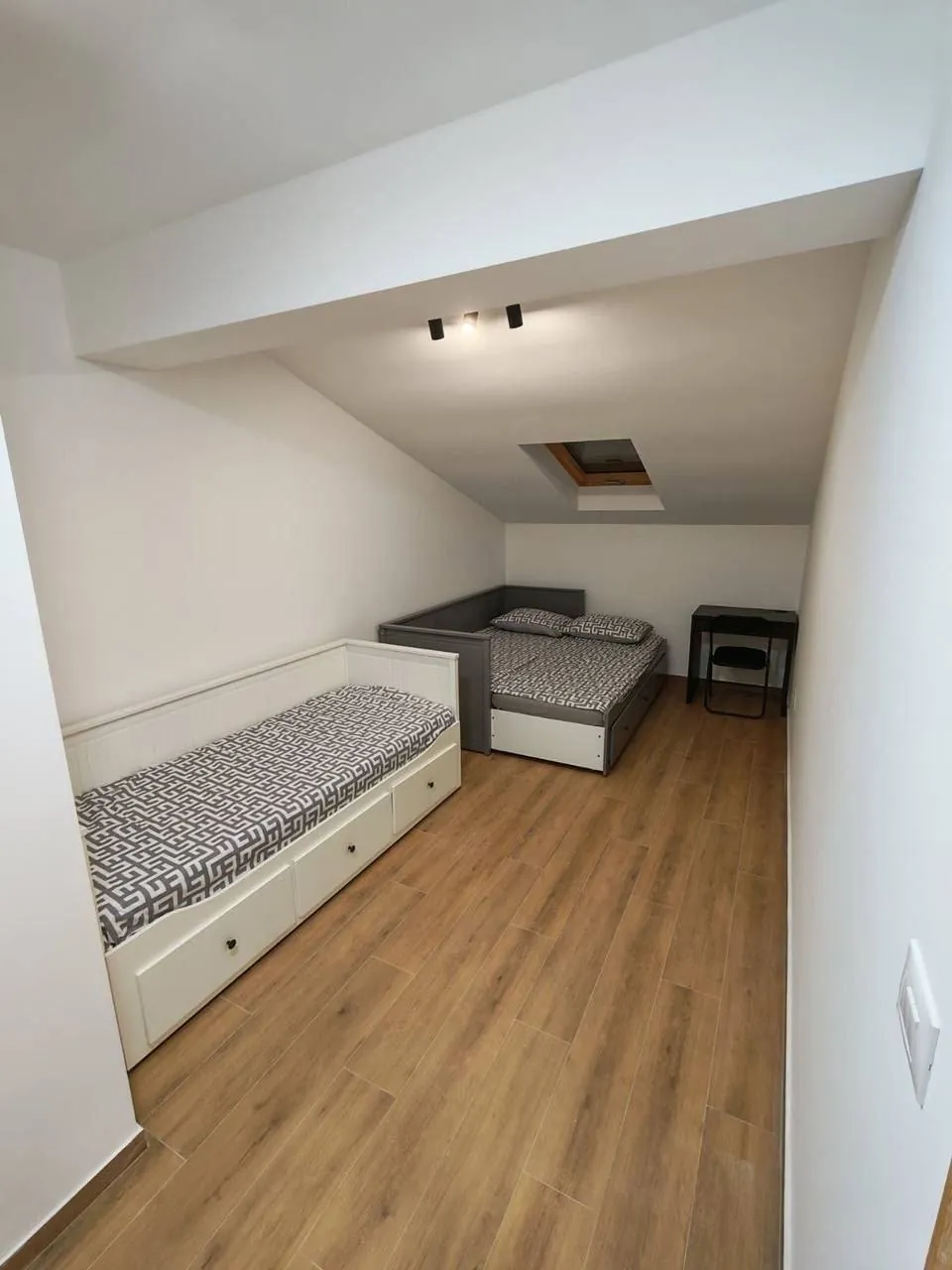 Трёхкомнатная квартира 77 м² Вождовац Oblakovska 2