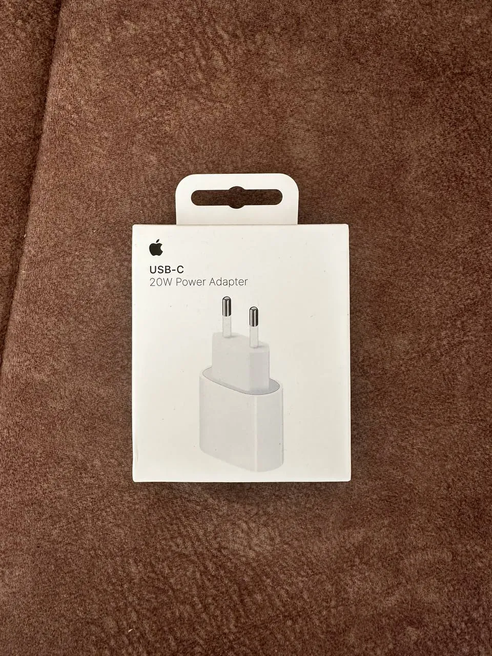 Зарядный блок Apple USB-C 20W для iPhone, оригинал 1