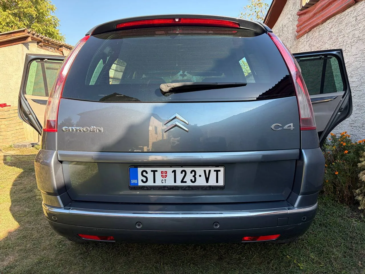 Citroën C4 Grand Picasso 1.6 HDi робот Белград 4