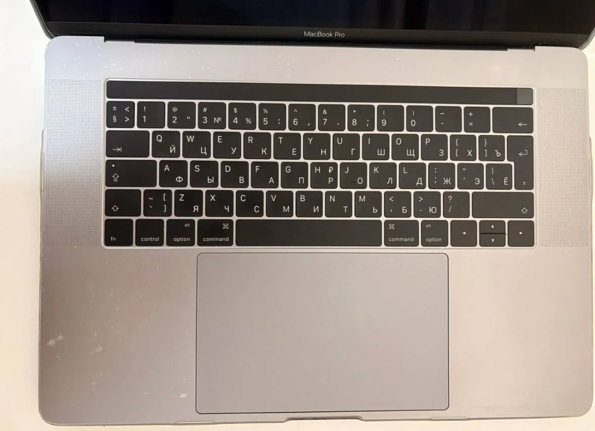 MacBook Pro 15 дюймов 2016 Core i7 16 ГБ 7