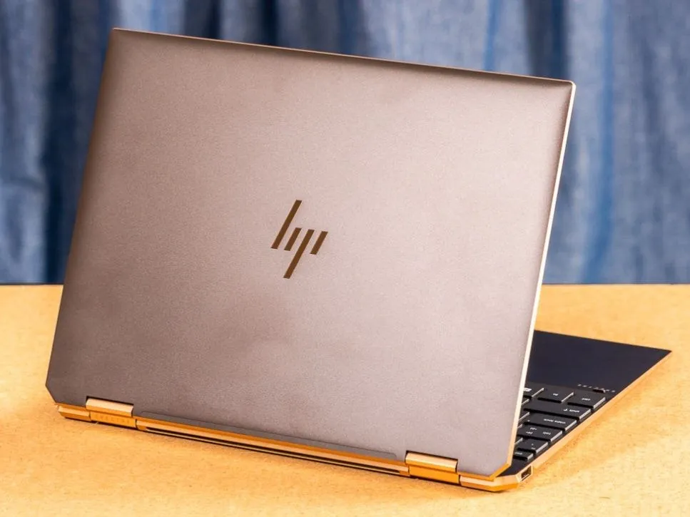 HP Spectre x360 14 i7 16 ГБ OLED трансформер 1