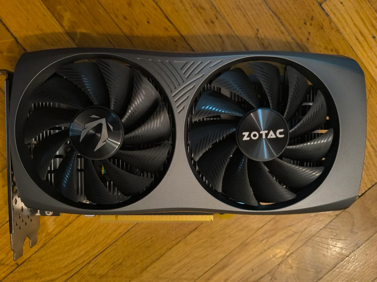Видеокарта GeForce RTX 4060 Twin Edge 8 ГБ 1