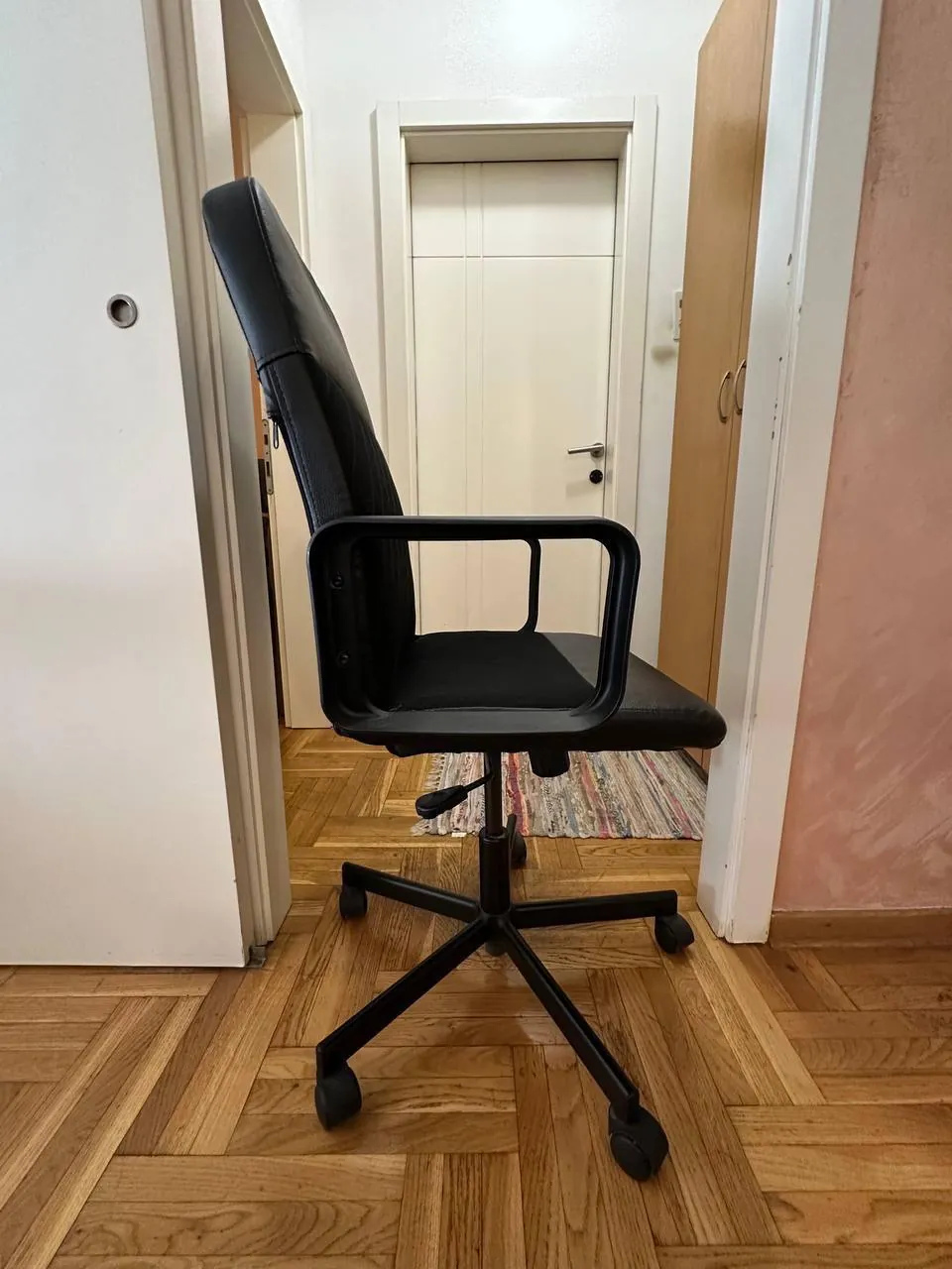 Стул IKEA RENBERGET офисный вращающийся 3