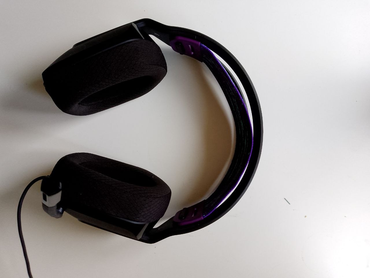 Наушники Logitech g335 1