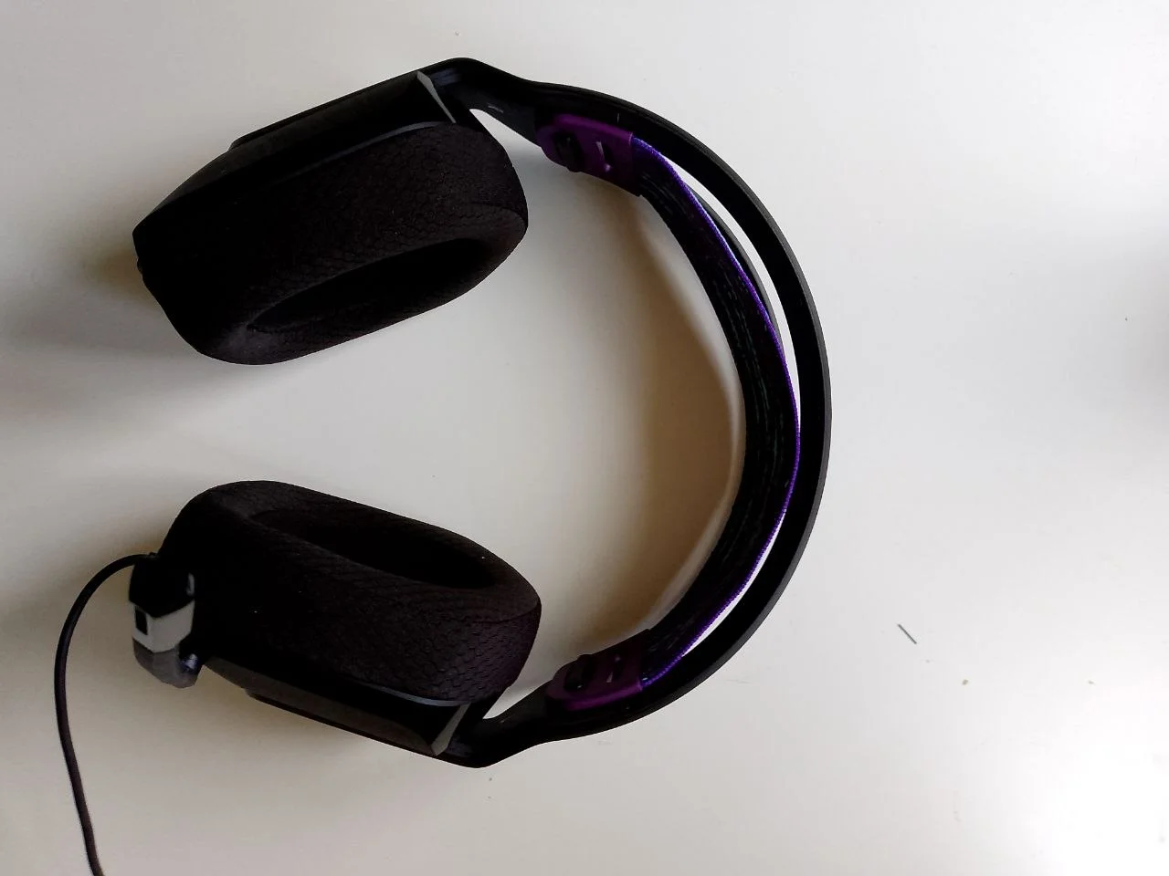 Наушники Logitech g335 1