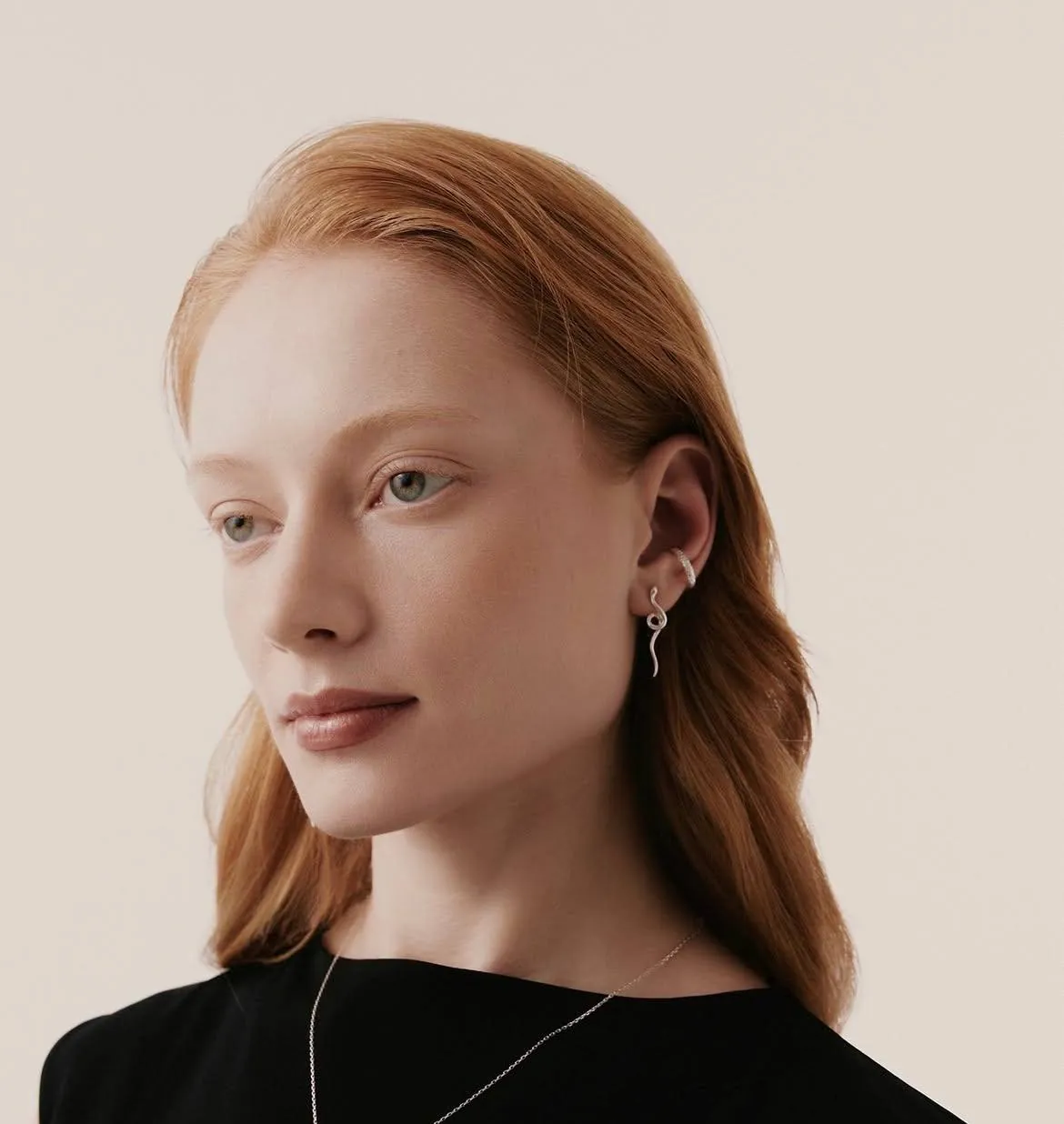 Серебряные серьги змеи Adda gems 2