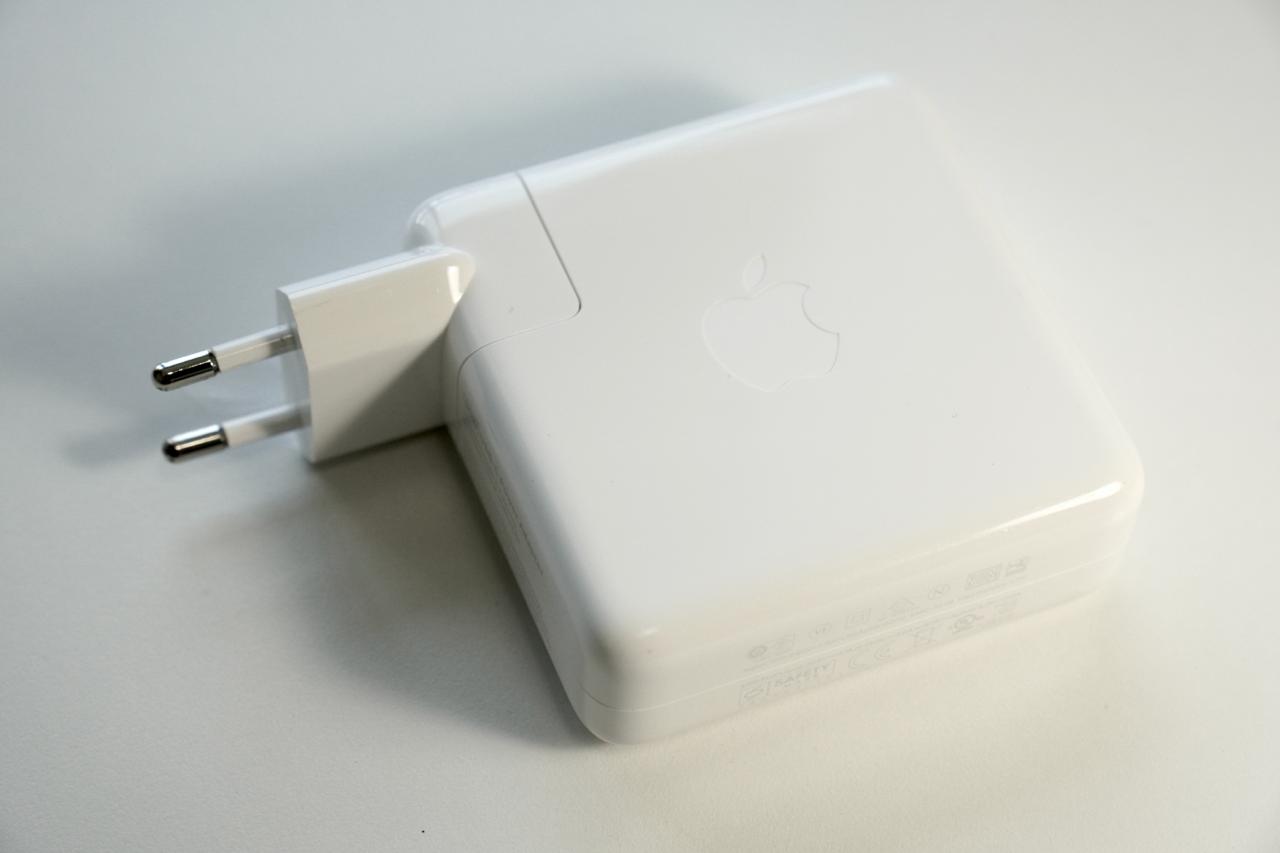 Apple MacBook Pro 16" 9