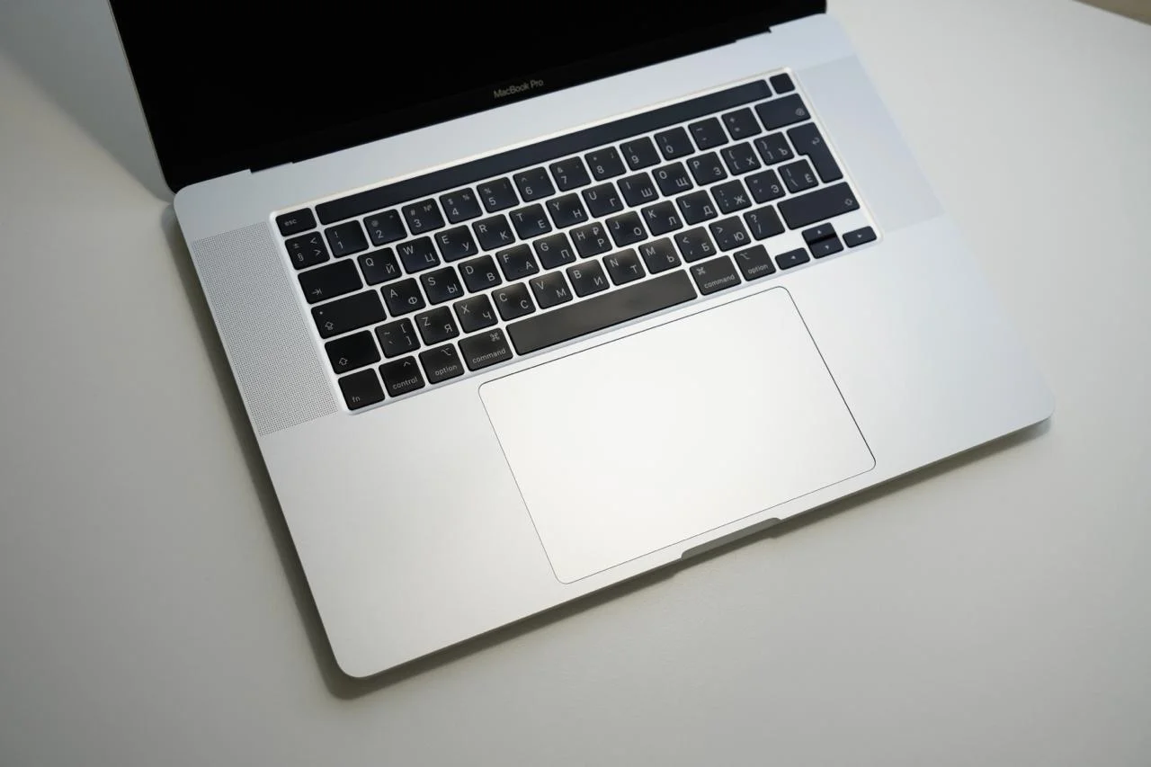 Apple MacBook Pro 16" 2