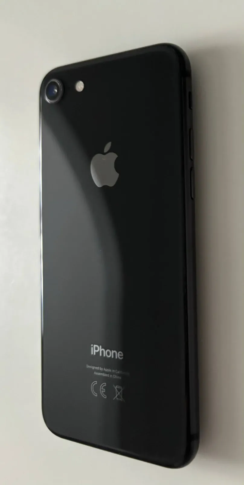 Apple iPhone 8 64GB 2