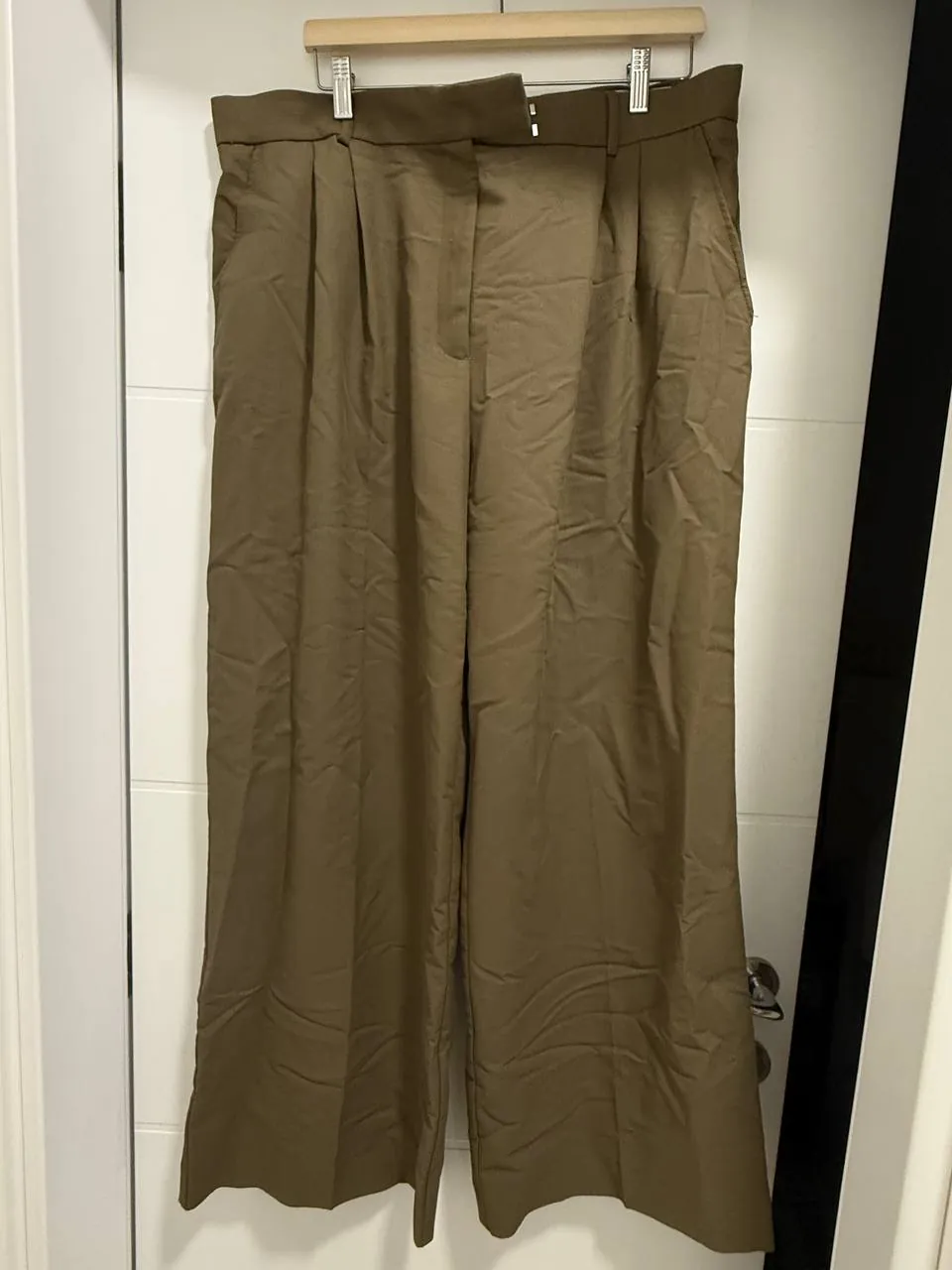 Широкие брюки Reserved XXL оливковый цвет 1