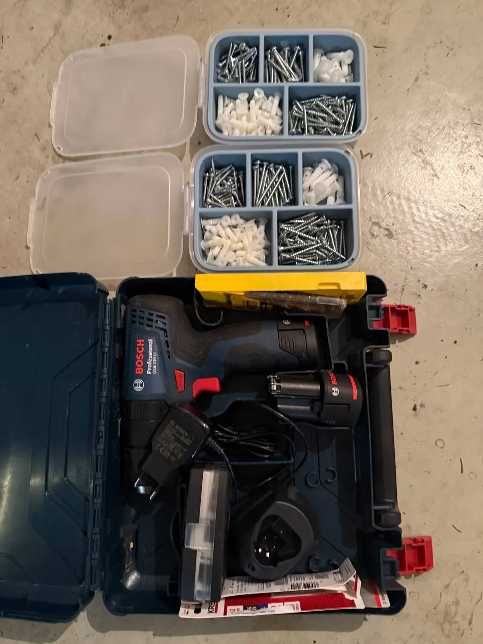Шуруповерт Bosch Professional GSB 120-LI с кейсом 1