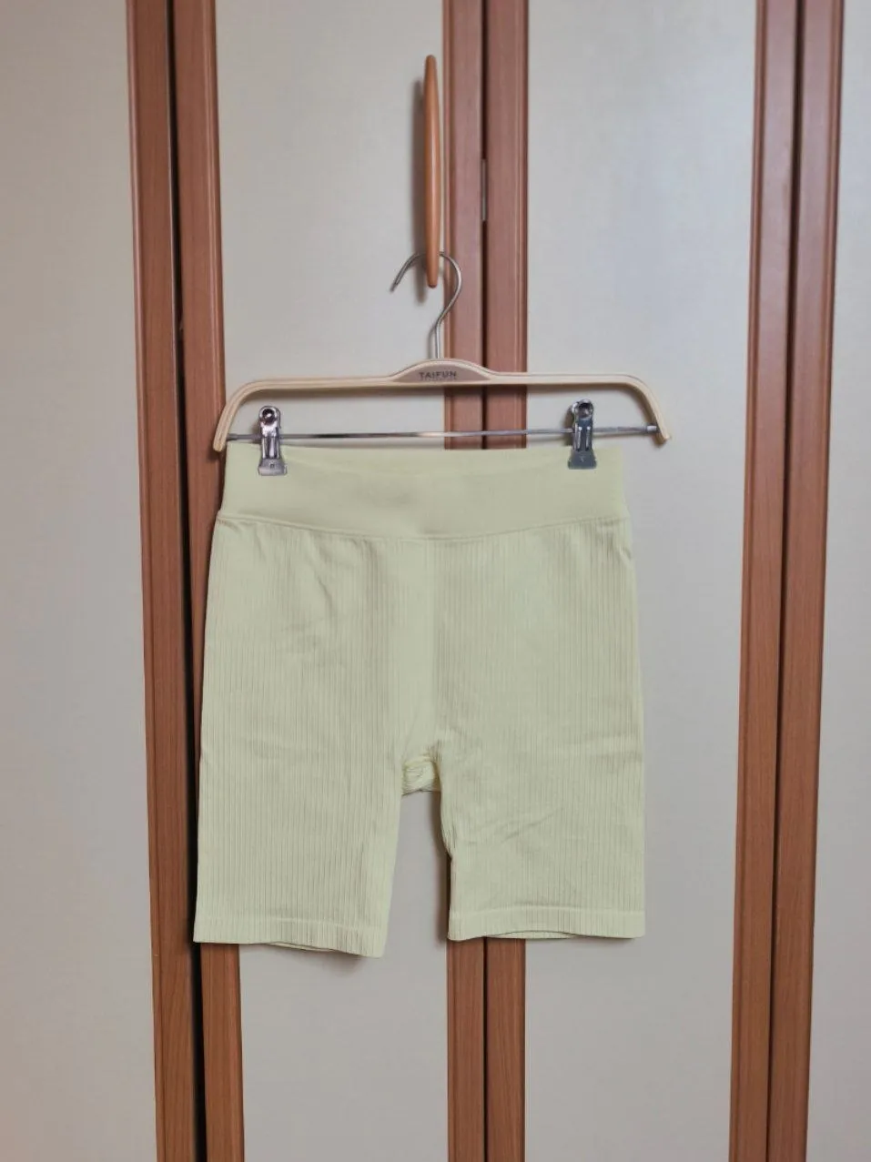 Женская одежда H&M Uniqlo Calsedonia Детелинара 1