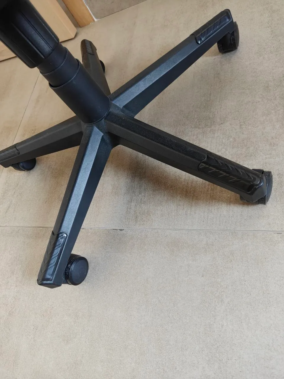 Игровое кресло JYSK из экокожи PU Aviv Park 6