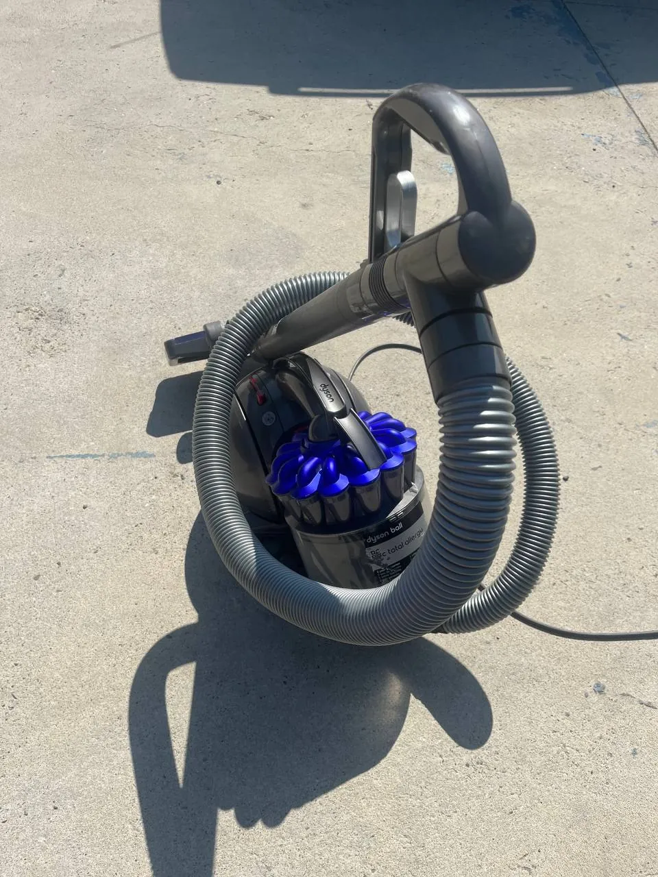 Пылесос Dyson Ball стол и обогреватель Вождовац 5