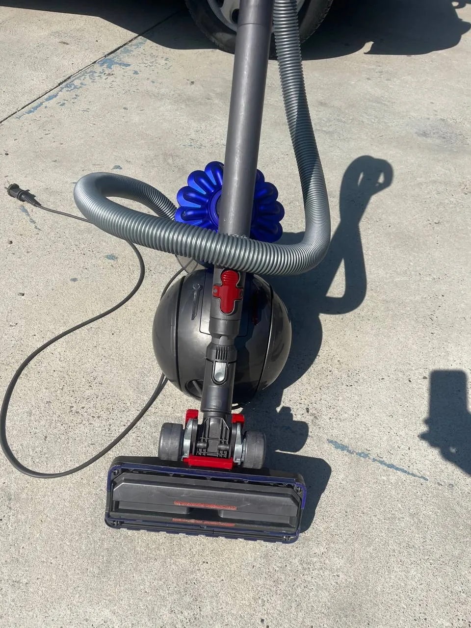 Пылесос Dyson Ball стол и обогреватель Вождовац 8