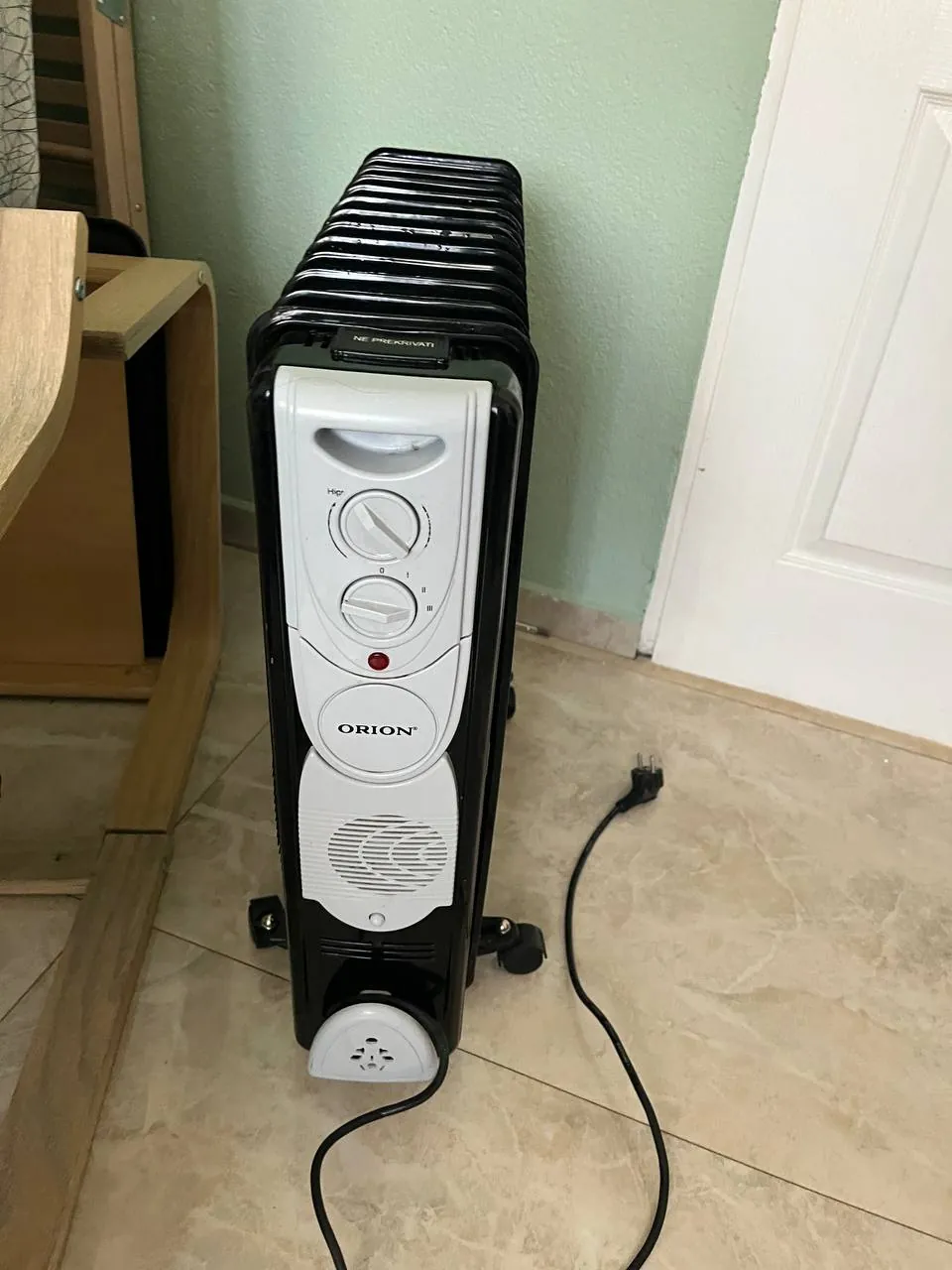 Пылесос Dyson Ball стол и обогреватель Вождовац 2
