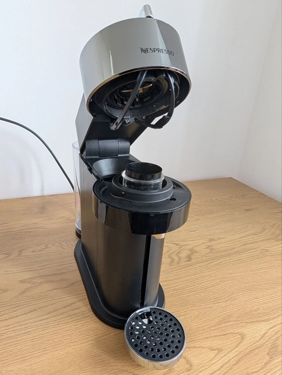 Кофемашина Nespresso Deluxe 2