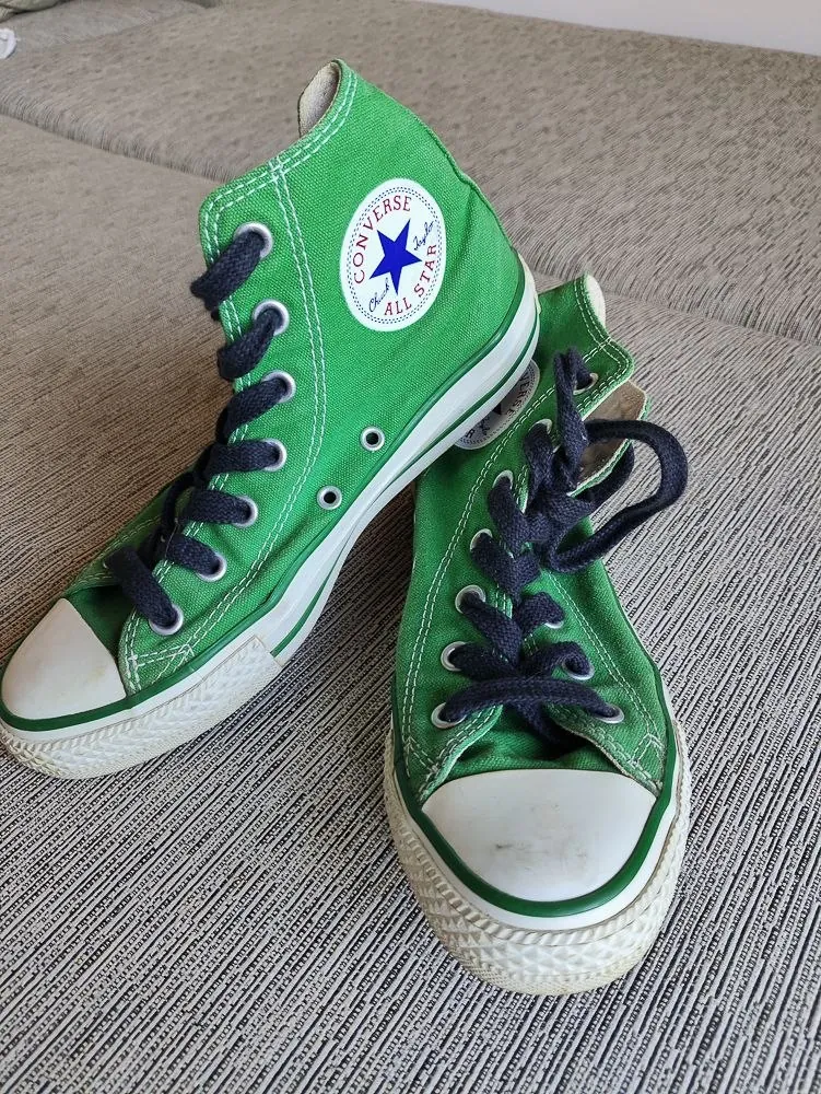 Кеды Converse и кроссовки Adidas Нови-Сад 1