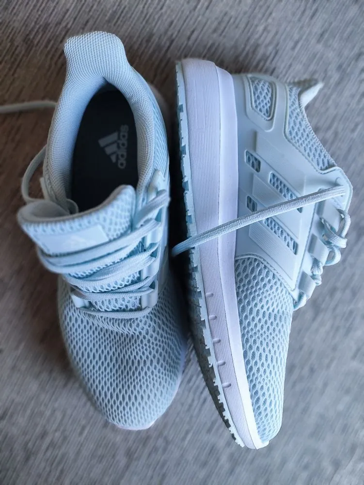 Кеды Converse и кроссовки Adidas Нови-Сад 2