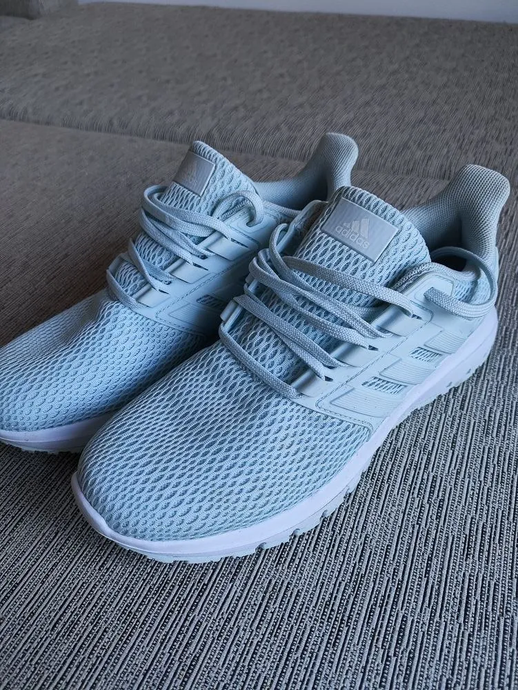 Кеды Converse и кроссовки Adidas Нови-Сад 3