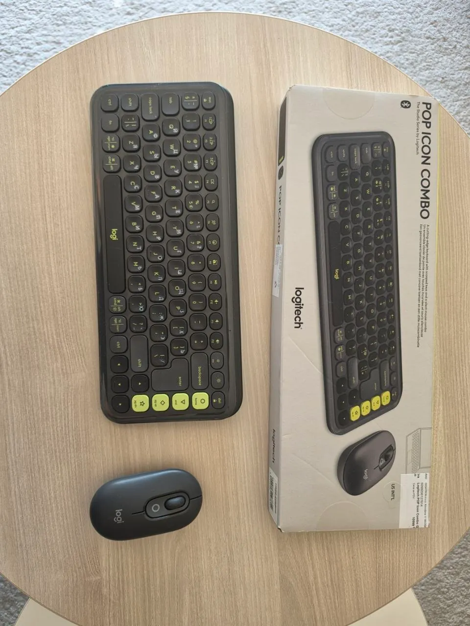 Комплект клавиатура и мышь Logitech POP Icon 1