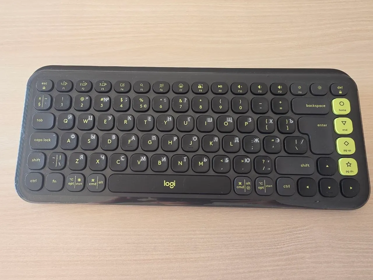 Комплект клавиатура и мышь Logitech POP Icon 3