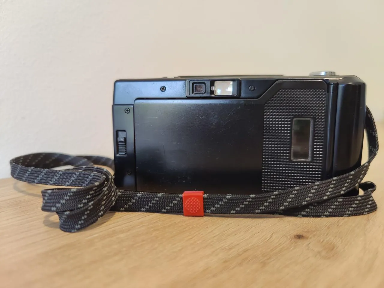 Плёночная камера Minolta AF-E с чехлом и ремешком 2