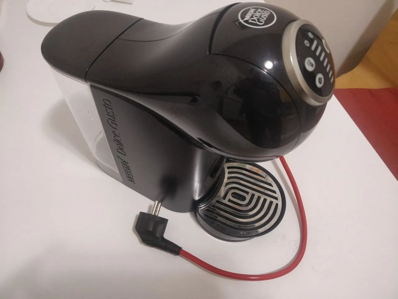 Кофемашина Nescafe Dolce Gusto Genio S Plus 1