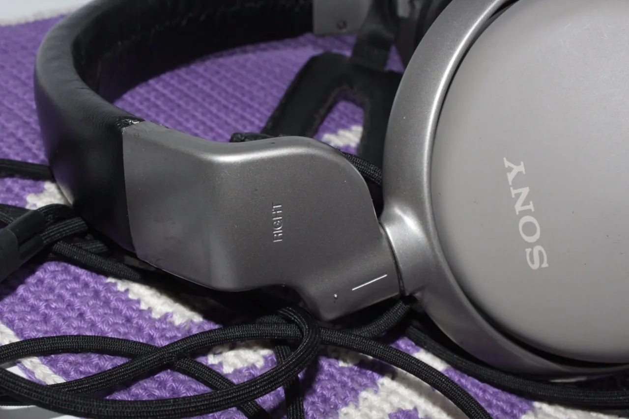 Наушники Sony MDR-CD3000 в коже и овчине 5