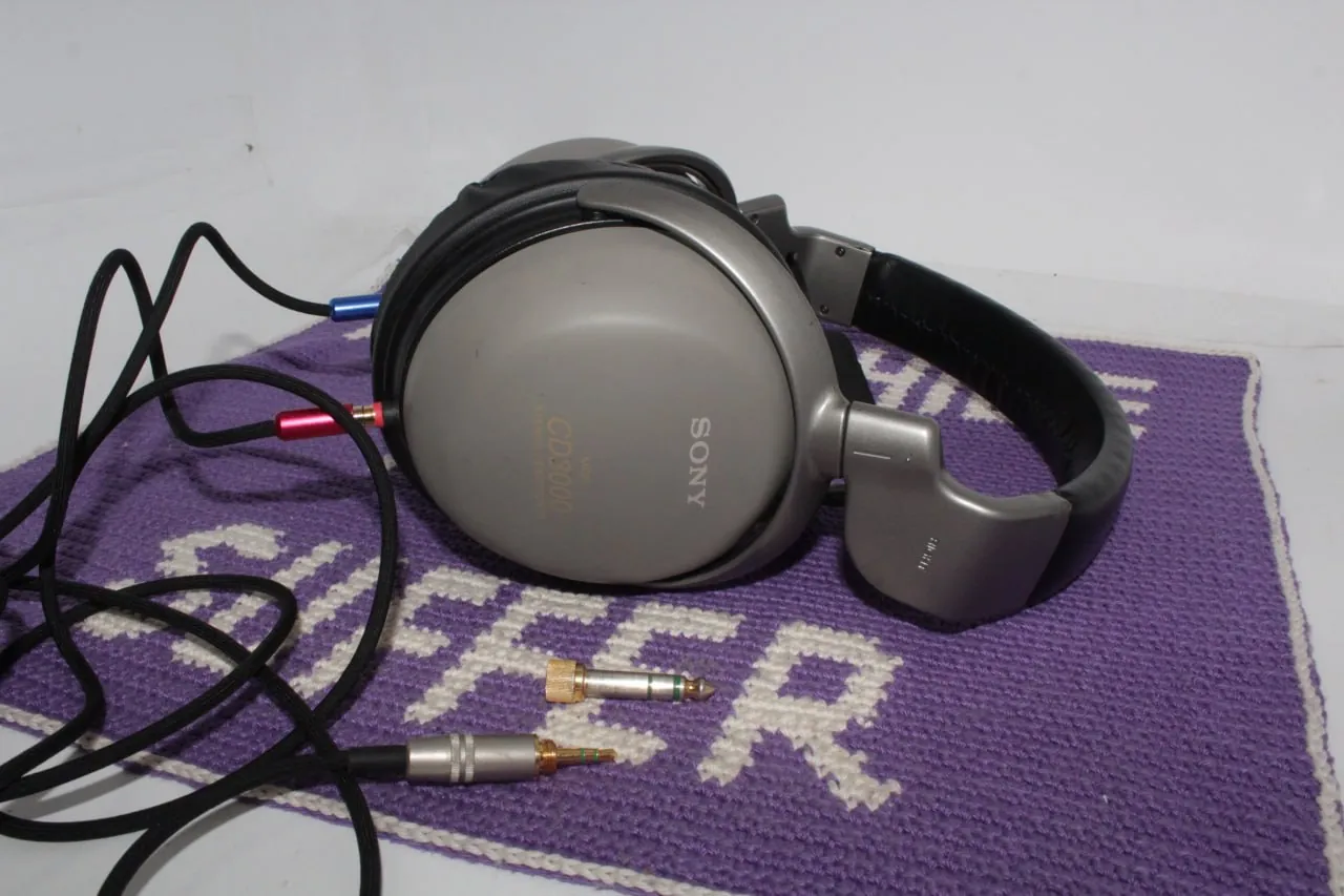 Наушники Sony MDR-CD3000 в коже и овчине 2