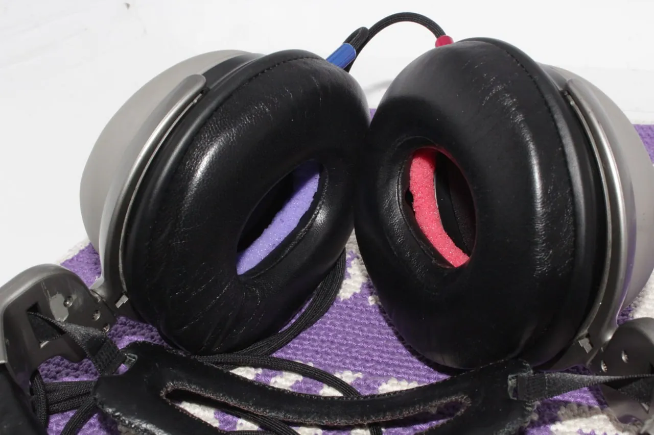 Наушники Sony MDR-CD3000 в коже и овчине 4