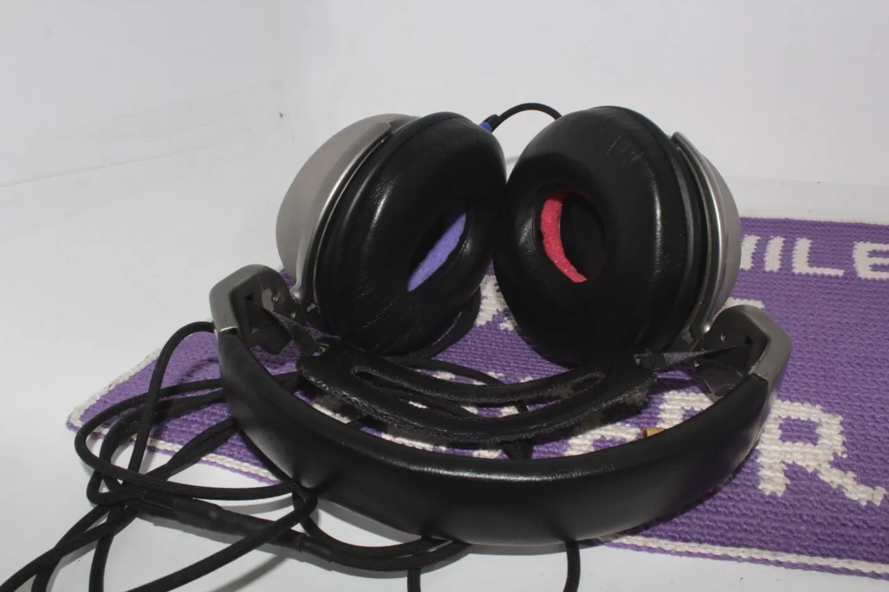 Наушники Sony MDR-CD3000 в коже и овчине 3
