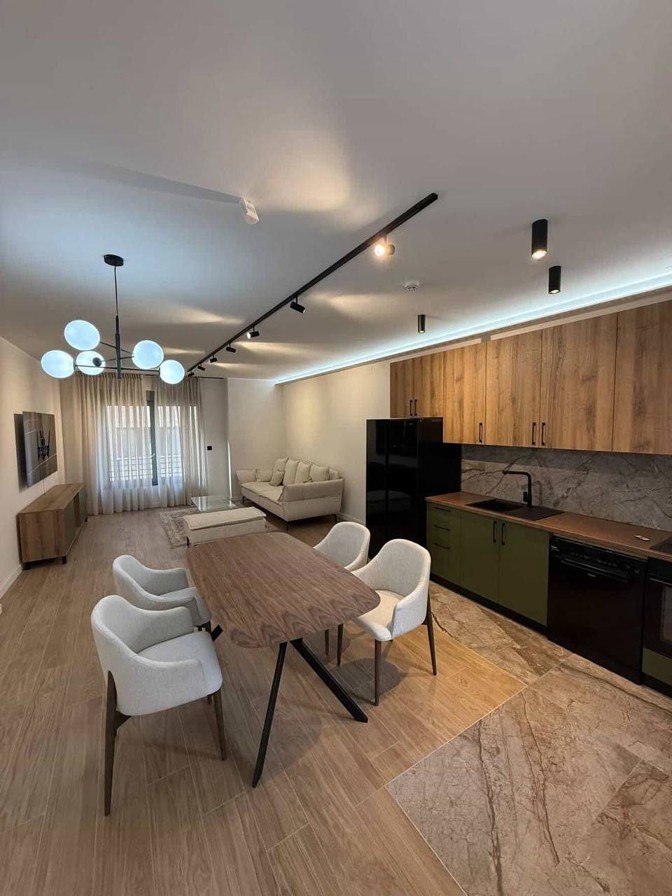 Аренда квартиры 65 м² на Врачаре 6