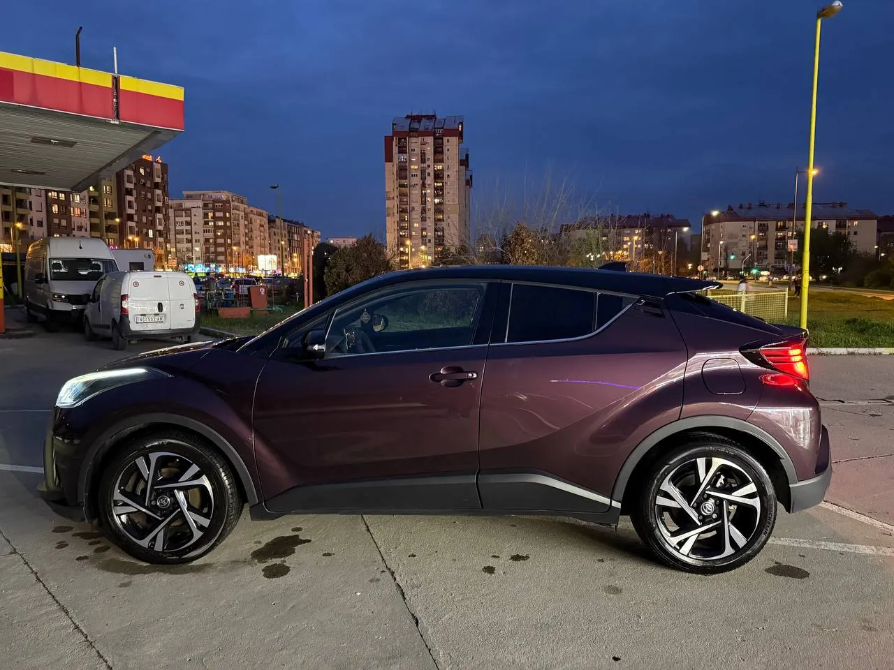 Toyota C-HR 2.0 Hybrid 2022 с зимним комплектом Белград 6