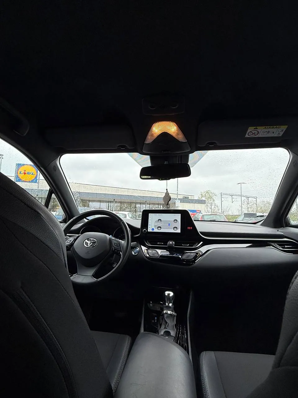 Toyota C-HR 2.0 Hybrid 2022 с зимним комплектом Белград 3