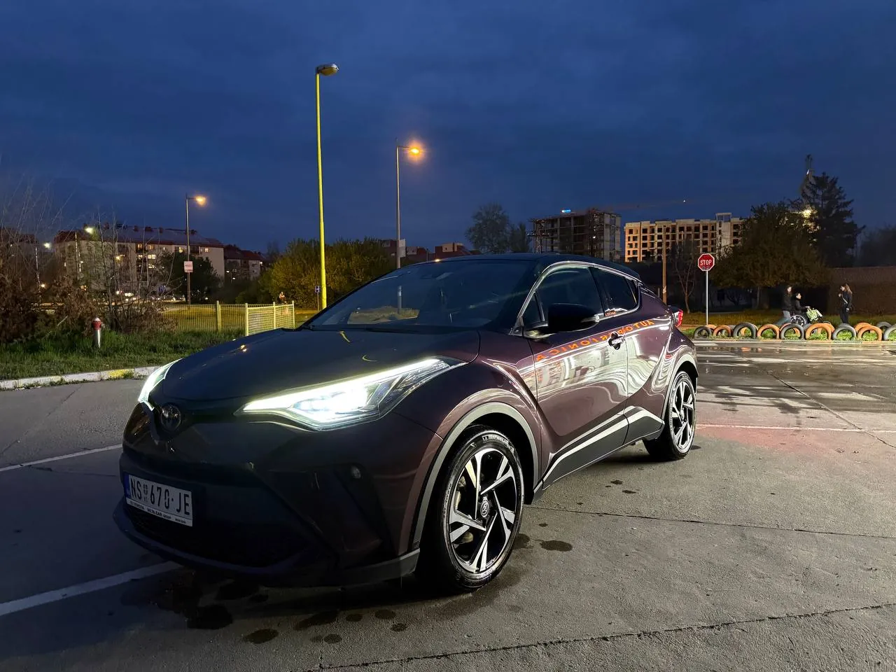 Toyota C-HR 2.0 Hybrid 2022 с зимним комплектом Белград 8