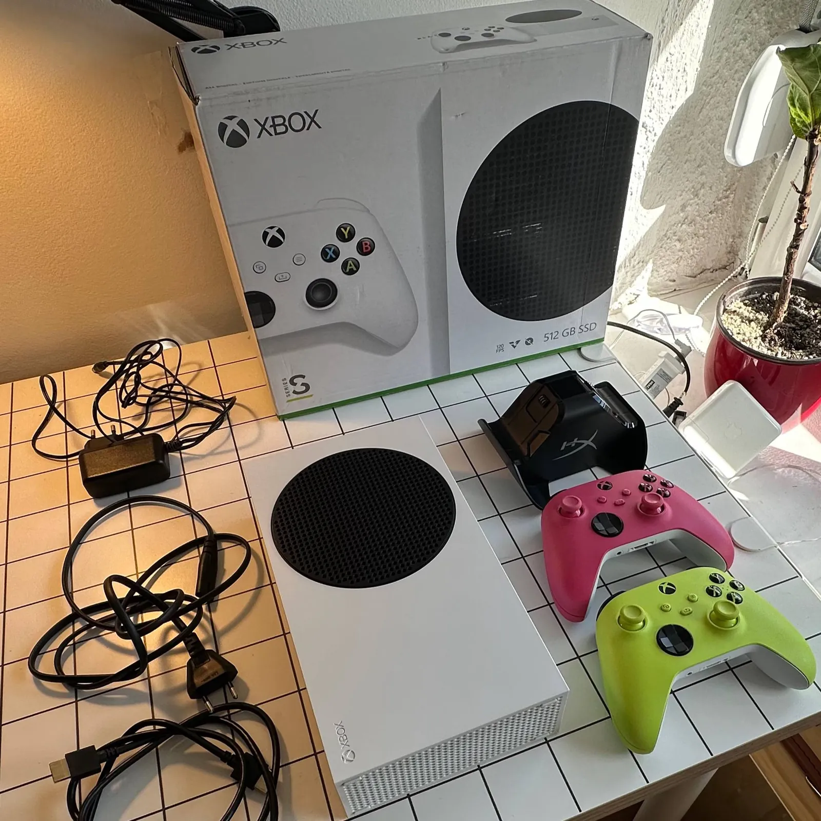 Xbox Series S 512 ГБ с двумя геймпадами Белград 1