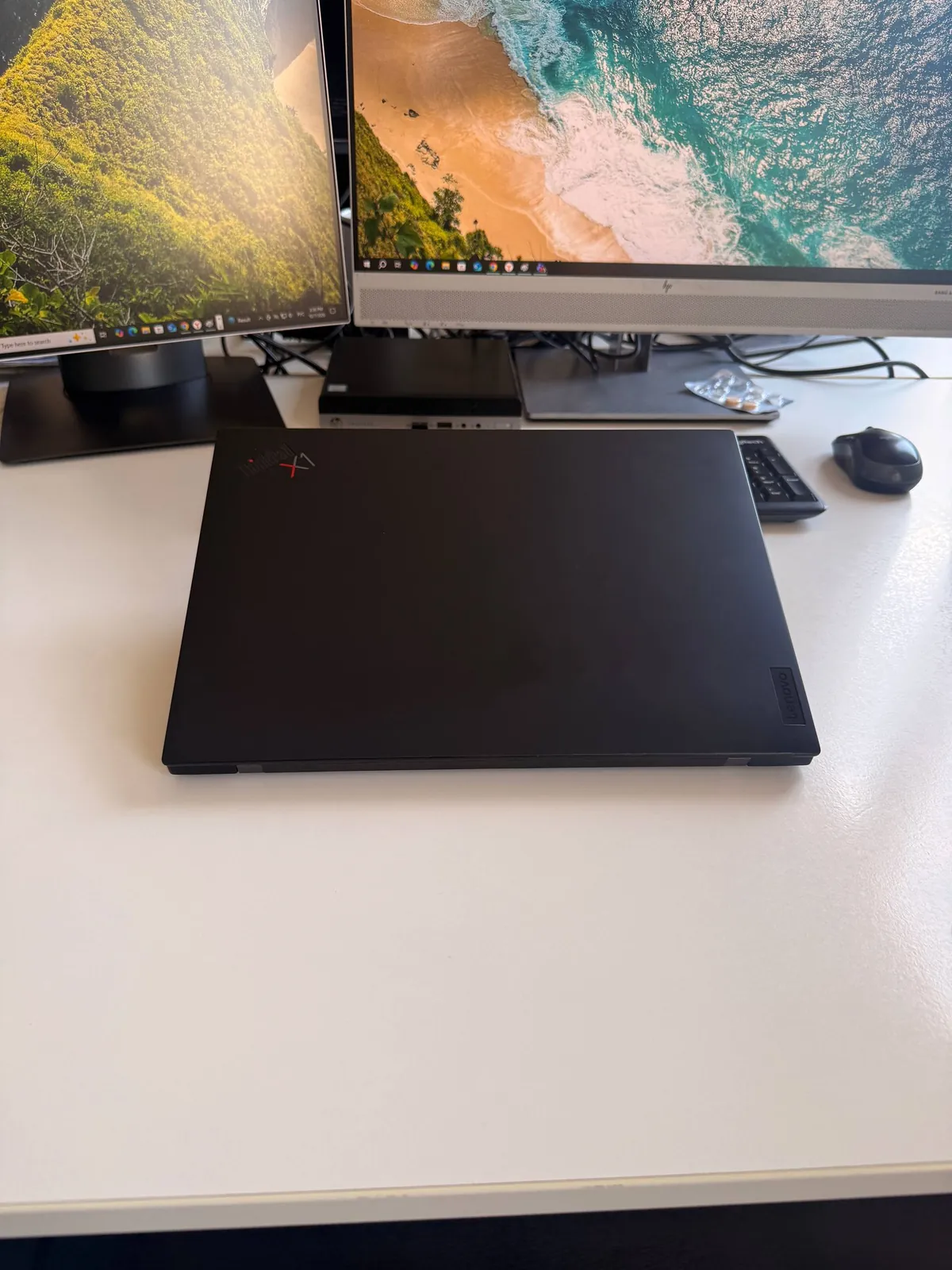 Ноутбук ThinkPad X1 Carbon Gen 9 i7 16 ГБ Белград 3